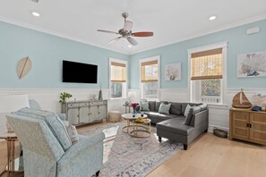 5 bedrooms - Walk to the Beach Pool 5bdr 3 Porches Beach Sea-ker s Retreat by Avantstay (Santa Rosa Beach)