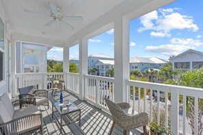 5 bedrooms - Walk to the Beach Pool 5bdr 3 Porches Beach Sea-ker s Retreat by Avantstay (Santa Rosa Beach)
