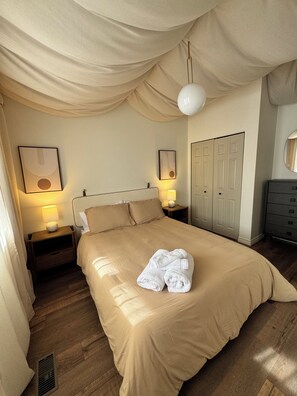 3 bedrooms, WiFi, bed sheets