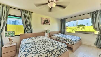 4 chambres, bureau, fer et planche Ă repasser, lit parapluie