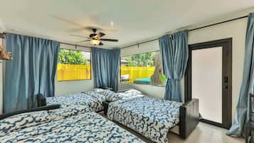 4 chambres, bureau, fer et planche à repasser, lit parapluie