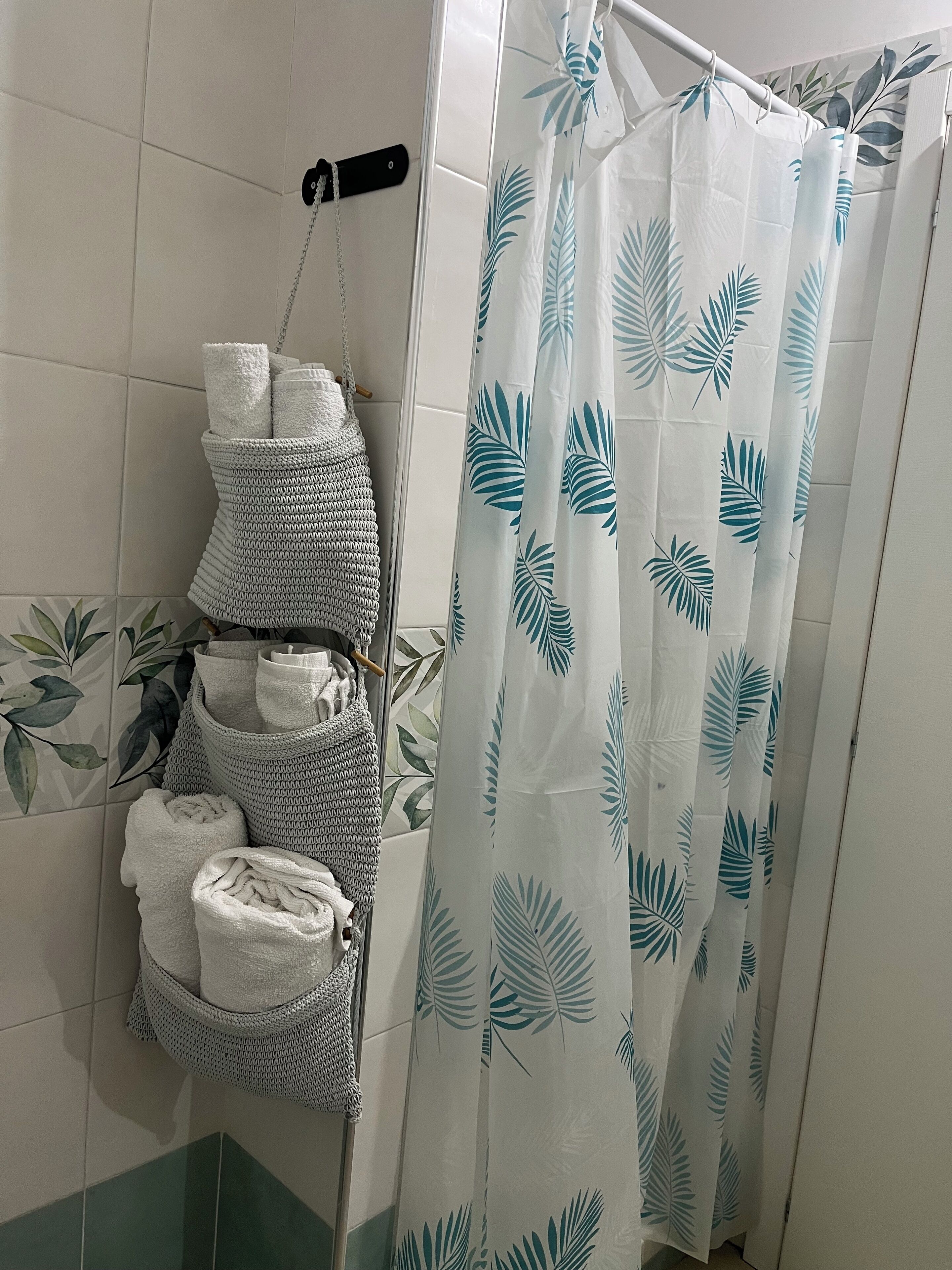 Dusche, Haartrockner, Bidet, Handtücher