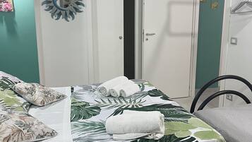 1 chambre, fer et planche Ă repasser, Wi-Fi, draps fournis