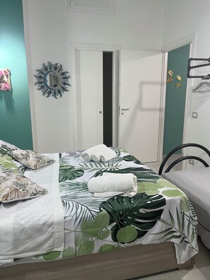 1 camera, ferro/asse da stiro, Wi-Fi, lenzuola