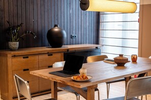 Lobby sitting area - Casa Teva Lisboa Boutique Hotel by chic&basic (Lisbon)