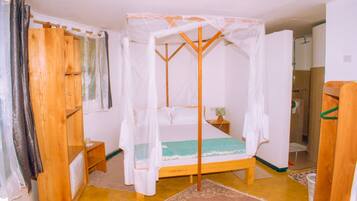 Comfort Apartment, Hill View | Meja, ruang kerja komputer riba, Wi-fi percuma