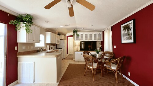 Serenity Cabin – Your Cozy Retreat Near Tampa