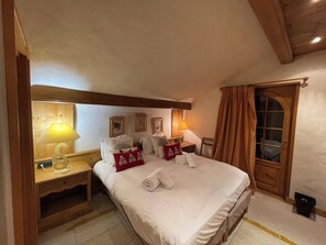 6 bedrooms, WiFi, bed sheets