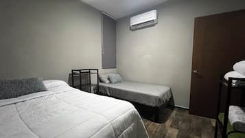 2 Schlafzimmer, Bügeleisen/Bügelbrett, Bettwäsche