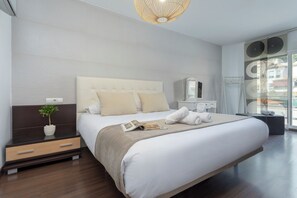 Chalet, Pool View | 4 bedrooms, iron/ironing board, free WiFi - Sunstay Chalet La Colina Torremolinos (Torremolinos)