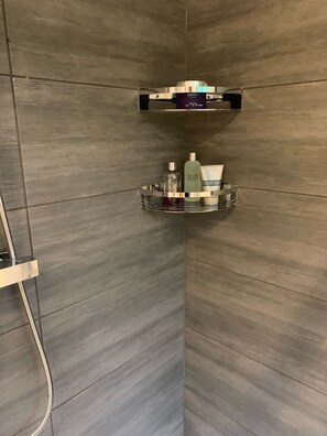 Bathroom - Beautiful Barn Conversion in Mid Devon (Lapford)