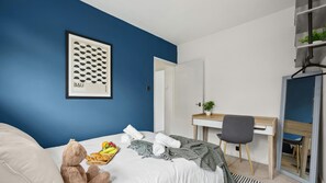 2 bedrooms, iron/ironing board, free WiFi, bed sheets