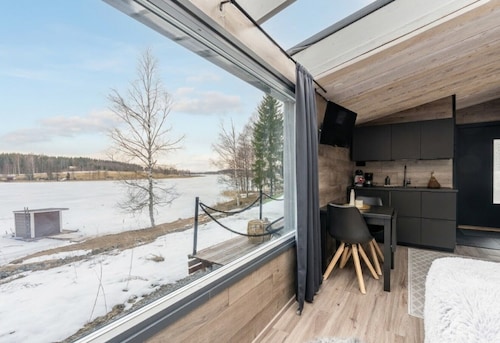 Private & Luminous Suite with lake views