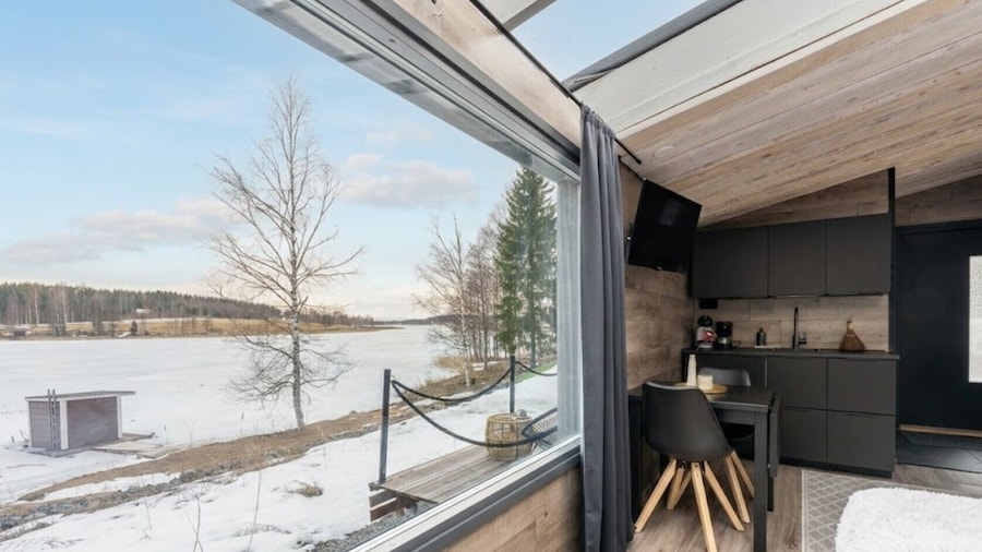 Private & Luminous Suite with lake views