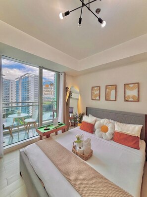 1 bedroom, desk, laptop workspace, free WiFi