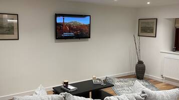 Smart-TV, videospill, bøker og printere