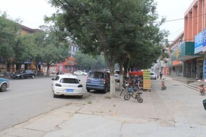 Besorolás nélküli kép, 2. 14 közül, gomb