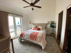 3 bedrooms, desk, free WiFi, bed sheets