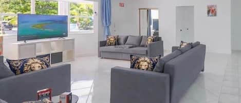 TV connectée, espaces bureaux