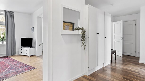 Leilighet – deluxe, 2 soverom | Oppholdsområde | Smart-TV, Netflix og strømmetjenester