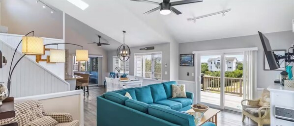 Living area - Isle Be Sea'n You (Rodanthe)