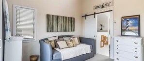 Interior - Isle Be Sea'n You (Rodanthe)