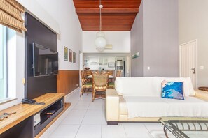 Casa Deluxe, 5 habitaciones, alberca privada | Área de sala de estar