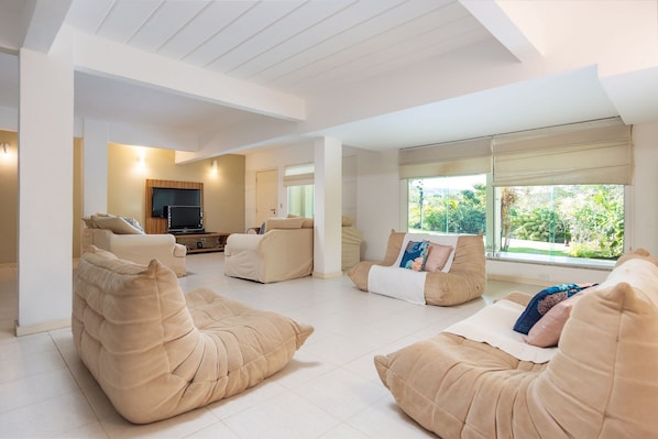 Casa Deluxe, 5 habitaciones, alberca privada | Área de sala de estar