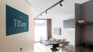 Tiffany | Living area