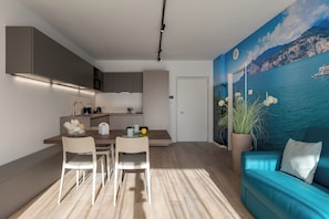Apartamento | Zona de estar | Una televisión de pantalla plana