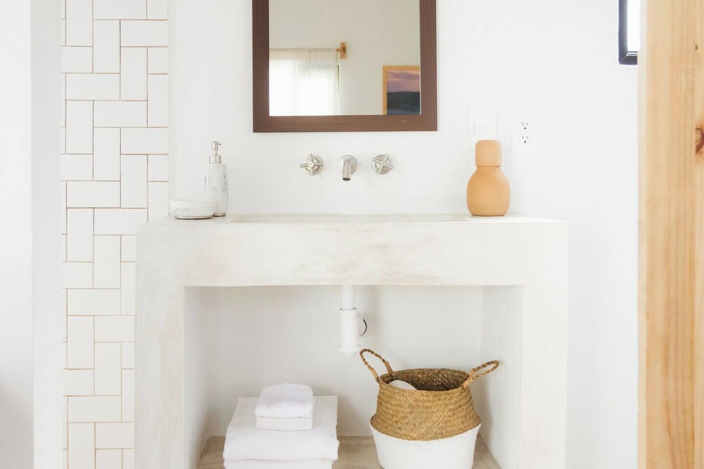 Shower, towels, soap, toilet paper