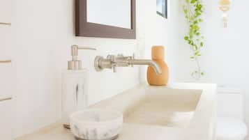 Dusche, Handtücher, Seife, Toilettenpapier