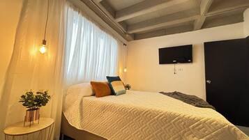 1 habitación, tabla de planchar con plancha, wifi y ropa de cama