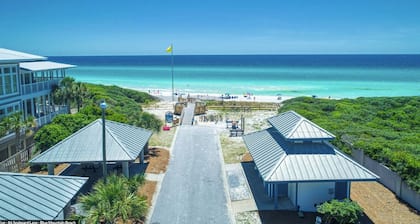 Blue Water Paradise: New gated 6-Bedroom Haven with Bikes & Game room near Beach
