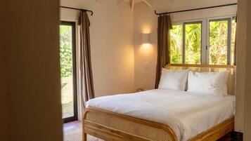 Deluxe cottage, uitzicht op zee | 1 slaapkamer, een laptopwerkplek, verduisterende gordijnen, gratis wifi