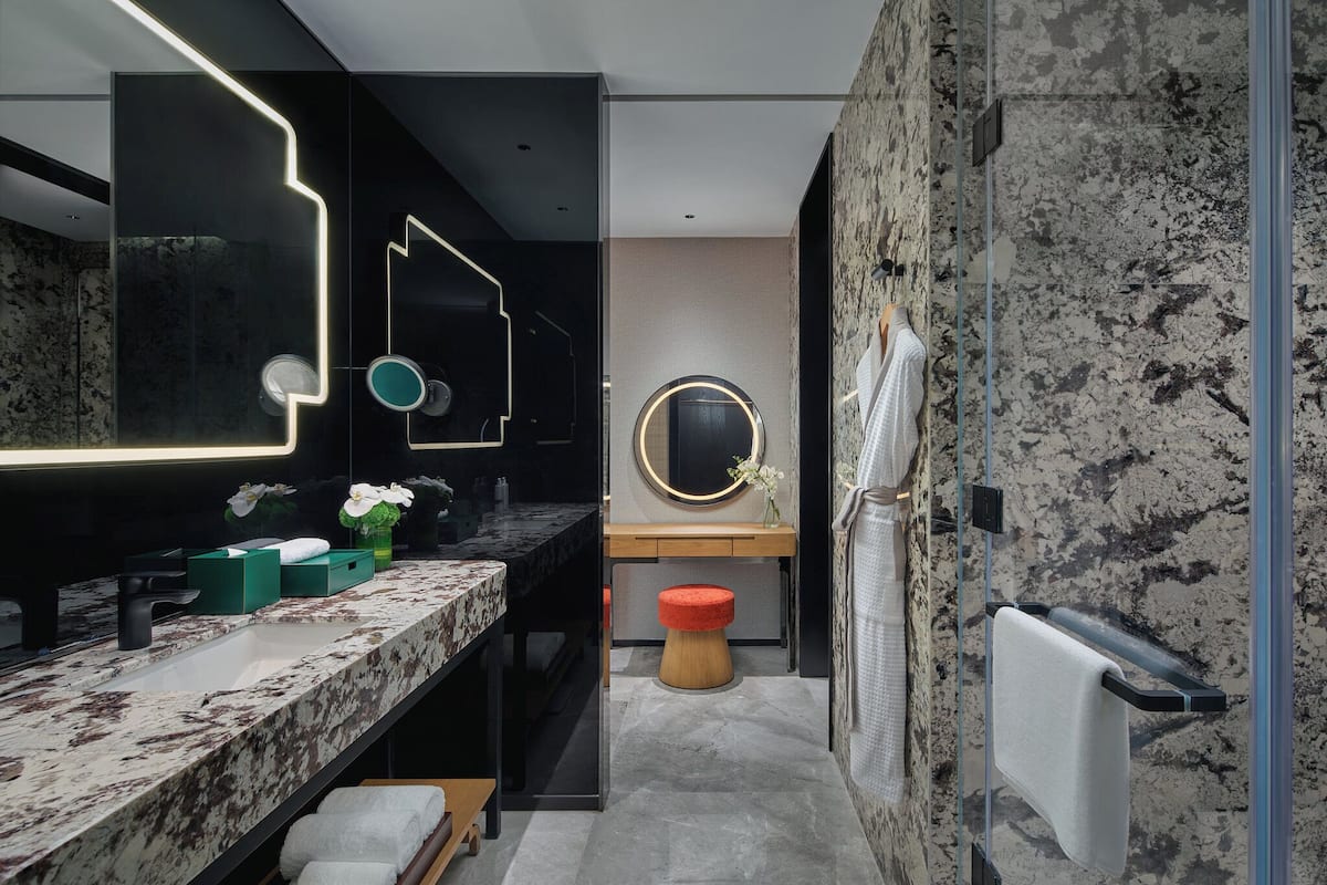 Bathroom shower