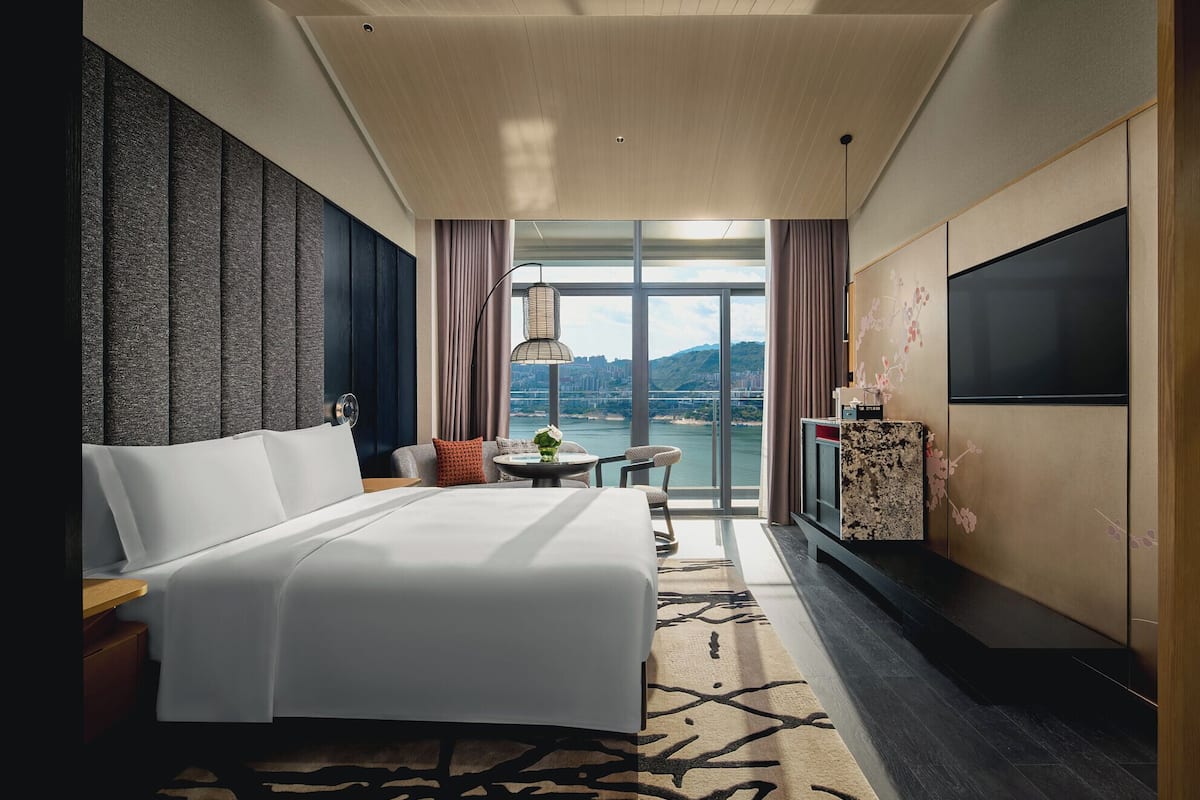 1 King Standard River View