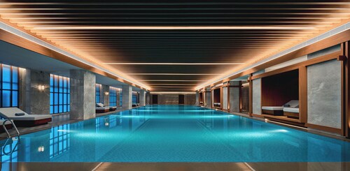 Hualuxe Chongqing Wushan by IHG