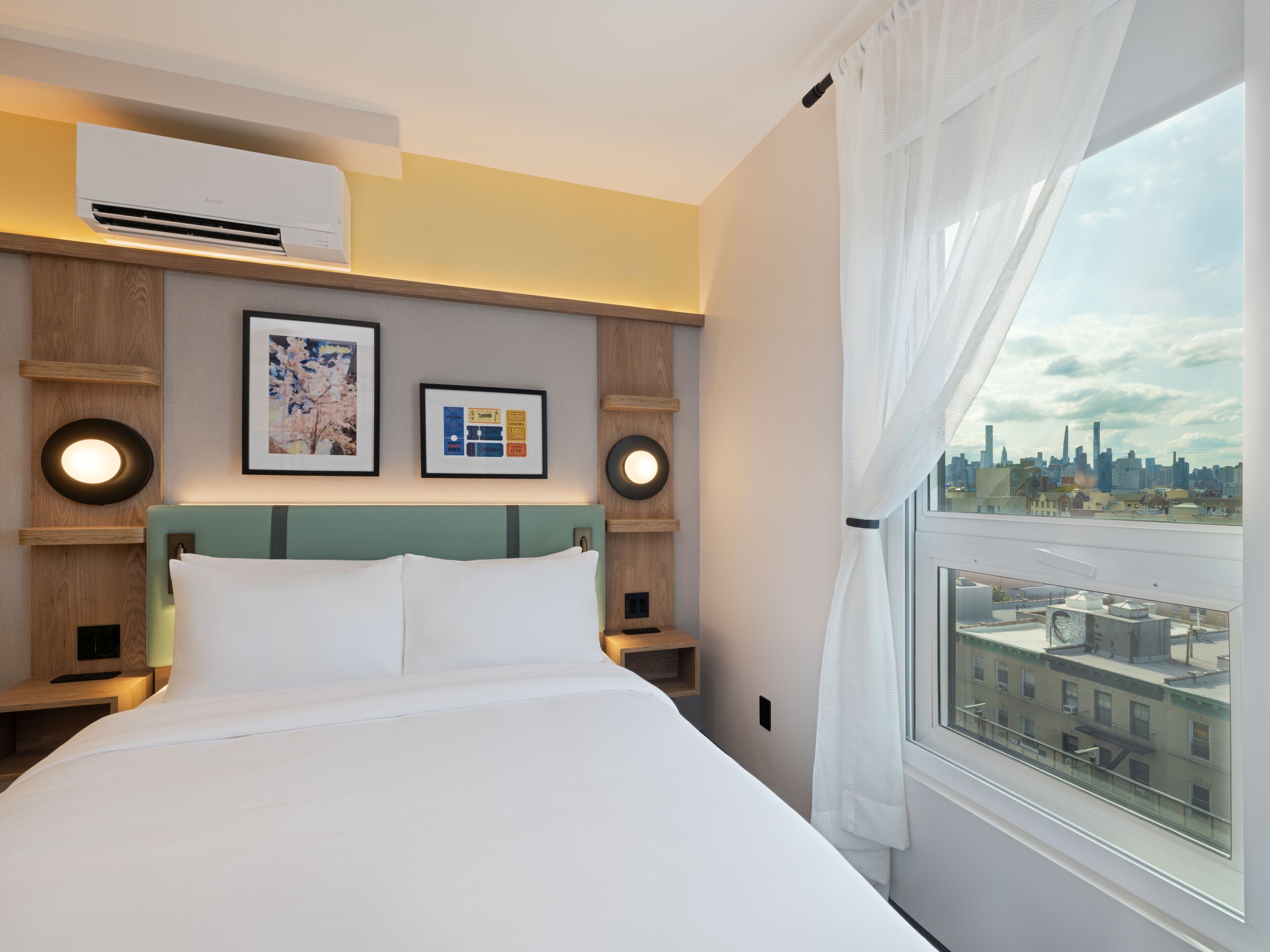Standard Room, 1 Queen Bed, City View