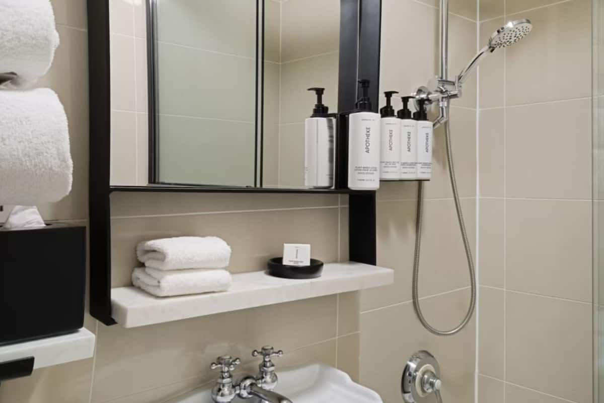 Room amenity