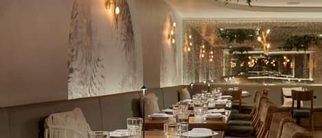 供应早餐和晚餐,希腊菜