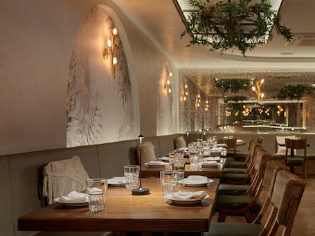 Breakfast and dinner served, Greek cuisine. voco Astoria by IHG