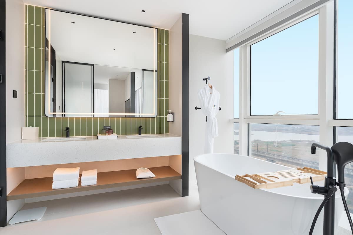 套房, 1 间卧室, 湖景 | 免费 WiFi、床单