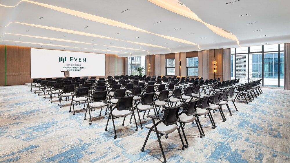 EVEN Wuhan Airport Zone by IHG photo 6