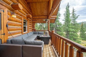 Property grounds - Gemini cabin, deck views of 14kft mtn, 40 min to Breck. Surrounded by wildlife (Fairplay)
