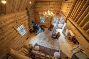 Smart TV, fireplace, DVD player, table football - Gemini cabin, deck views of 14kft mtn, 40 min to Breck. Surrounded by wildlife (Fairplay)