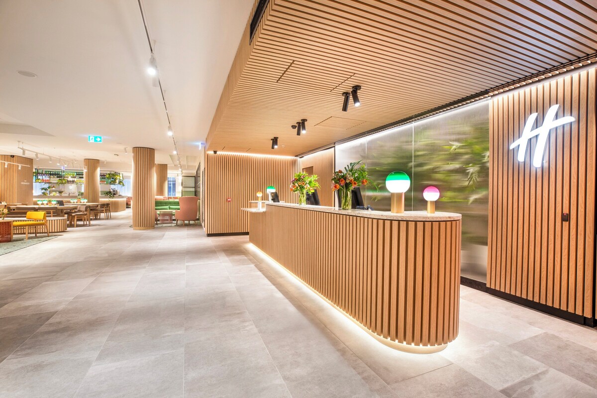Holiday Inn Melbourne Bourke Street Mall by IHG