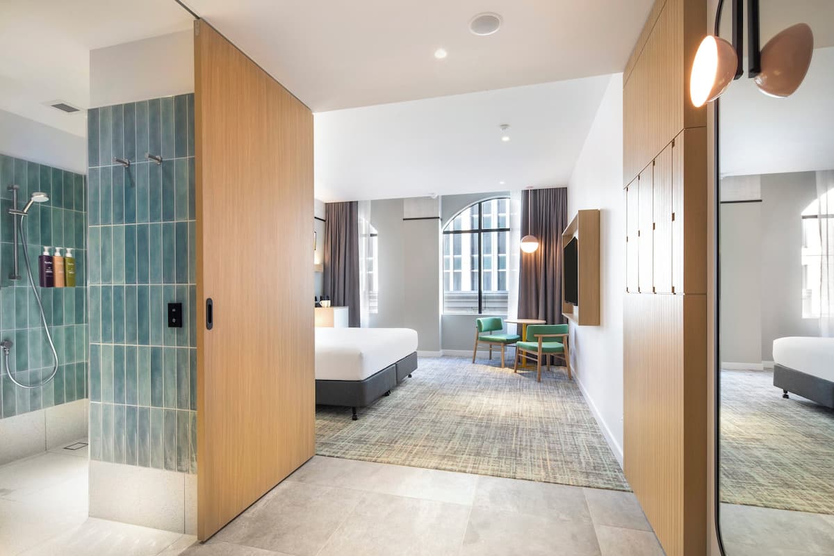 Premium Room, 1 King Bed, City View | 1 bedroom, desk, free cots/infant beds, free WiFi