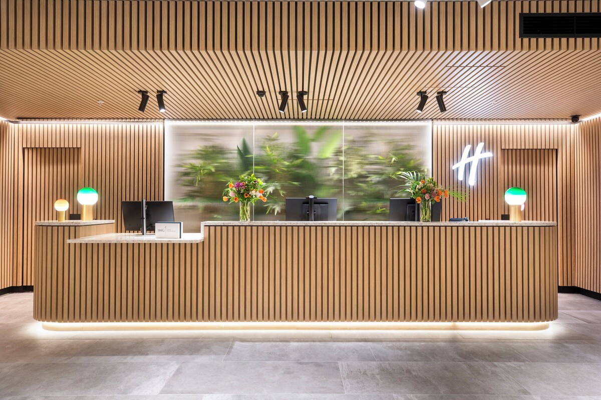 Holiday Inn Melbourne Bourke Street Mall by IHG
