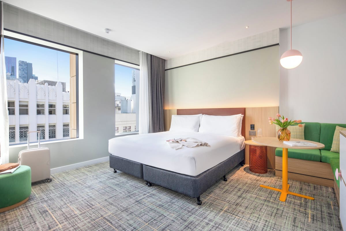 Premium Room, 1 King Bed, City View, Corner | Desk, free cribs/infant beds, free WiFi, bed sheets